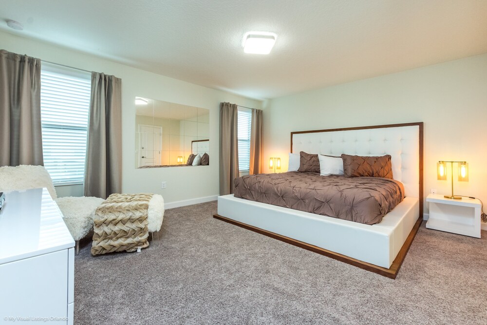 5416sc Luxury 6 Bedroom 4.bath Home With Spa — 4-Star Luxury Hotel in Davenport, United States