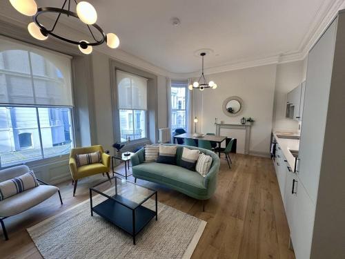 Halliford By Pureserviced — 4-Star Luxury Hotel in Plymouth, United Kingdom