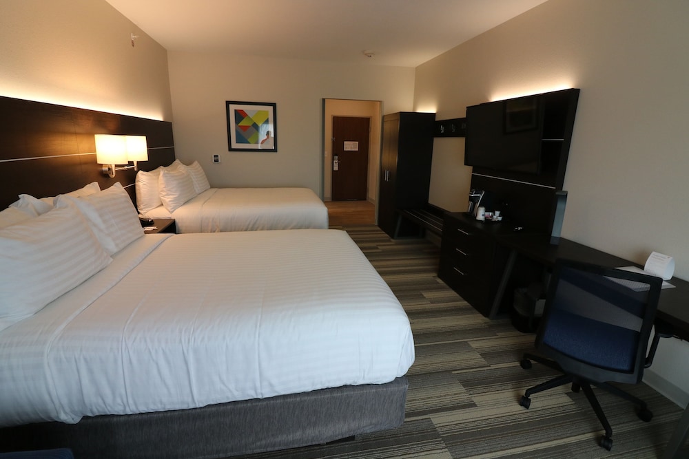 Holiday Inn Express & Suites Coffeyville by IHG - photo 6