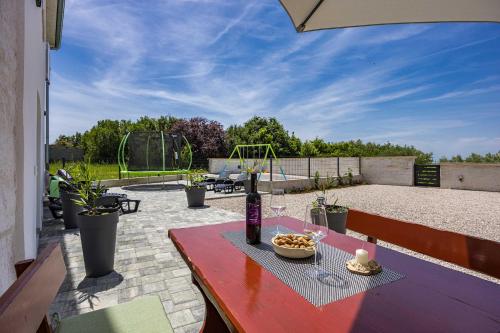 Lara Holiday Home — 4-Star Luxury Hotel in Kanfanar, Croatia