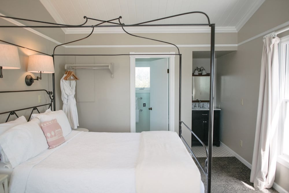 Outlook Inn on Orcas Island - photo 4