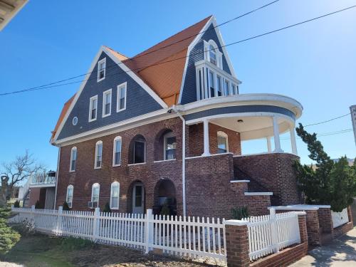 Easy Time Estate Historic Home by Boardwalk&Casino in Atlantic City, United States