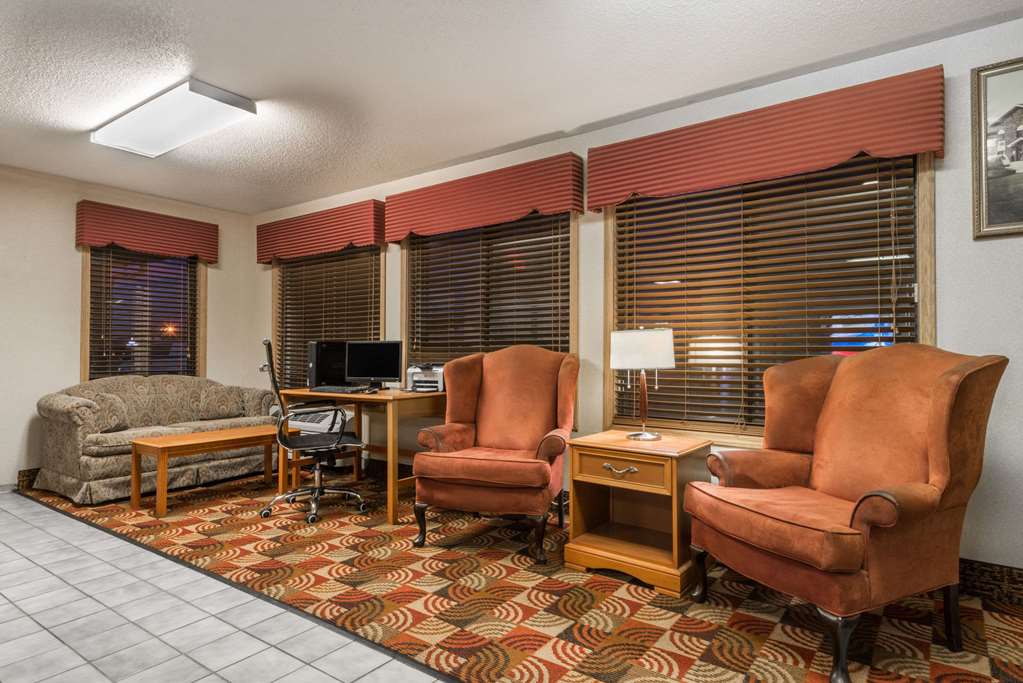 Days Inn by Wyndham Muncie Ball State University - photo 3