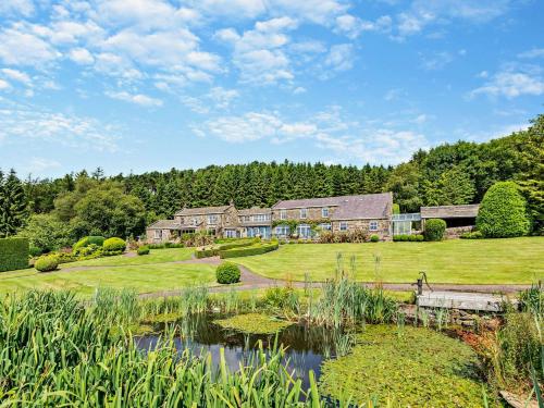 5 Bed In Otley Oc 95414 — Otley