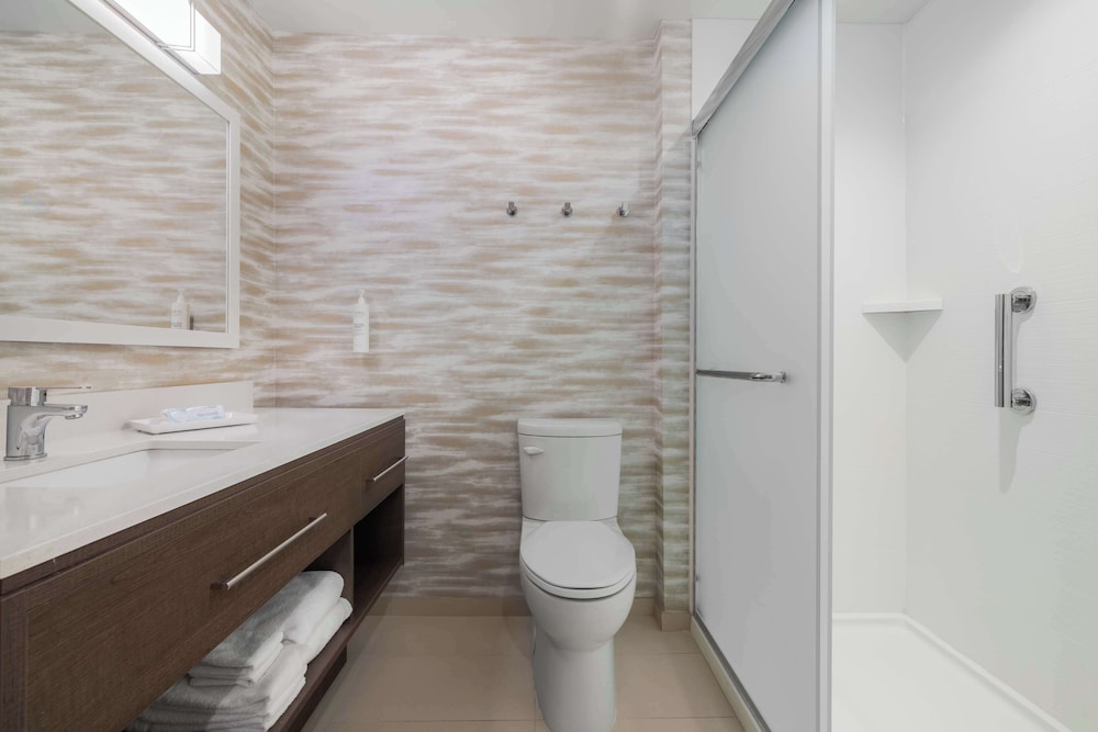 Home2 Suites By Hilton El Centro - photo 21