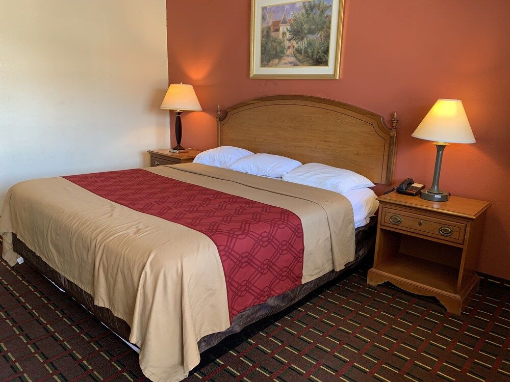 Budget Inn Madill - photo 11