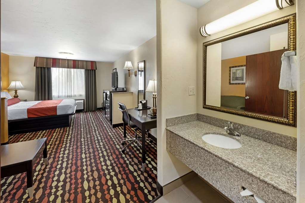 Best Western Greentree Inn & Suites - photo 16