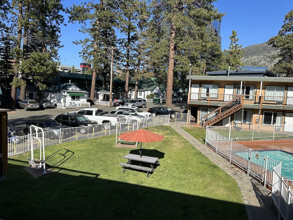 Alpine Inn and Spa - photo 38