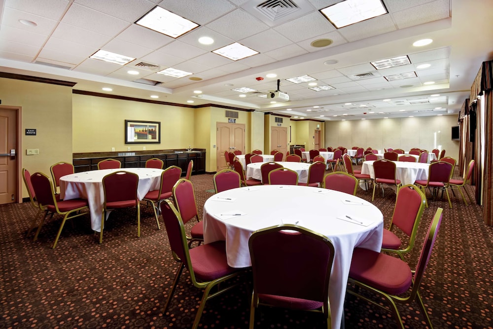 Hampton Inn & Suites Folsom - photo 70