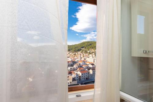 BENTO apartment best VIEW on town and sea — 4-Star Luxury Hotel in Pucisca, Croatia