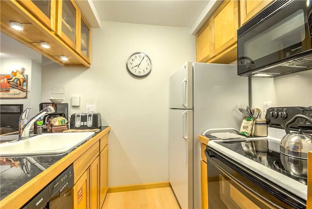 The West 3424 - photo 12