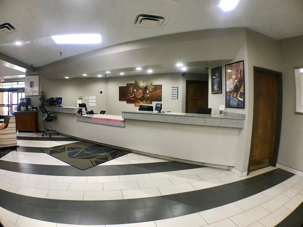 Crossroads Hotel at Huron Event Center - photo 3