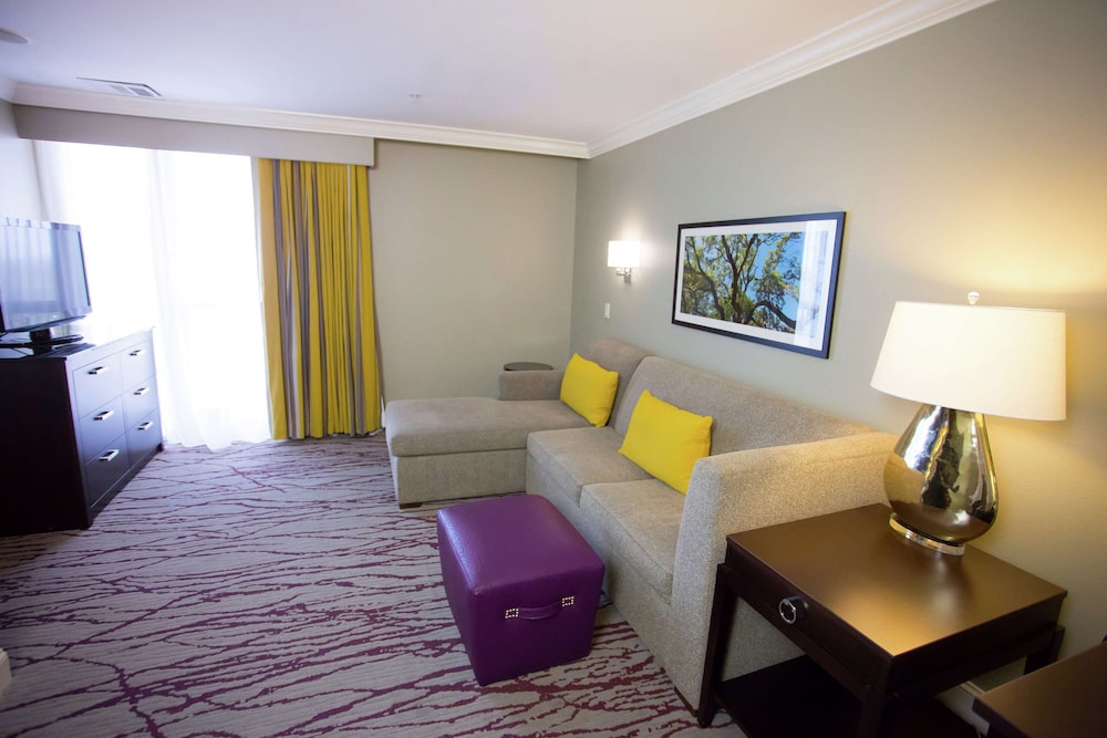 DoubleTree by Hilton Hotel Savannah Historic District - photo 22