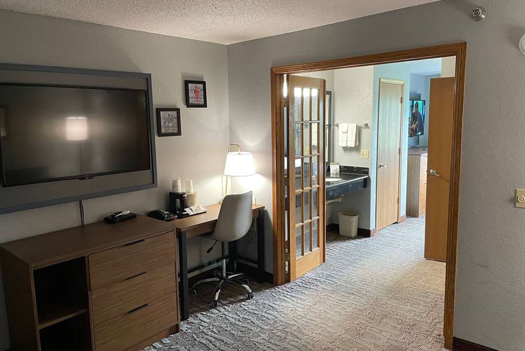 AmericInn by Wyndham Ankeny Des Moines - photo 19