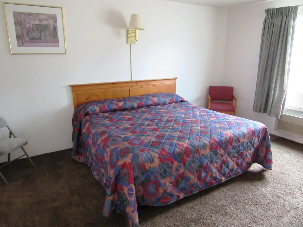 Yellowstone Country Inn - photo 16