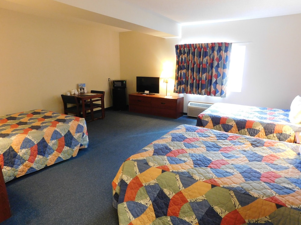 Reston Inn & Suites - photo 16
