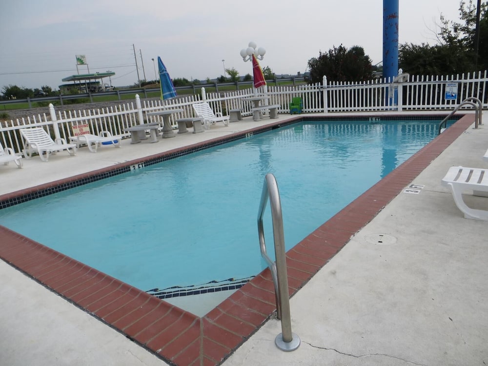 Patti's Inn & Suites - photo 22