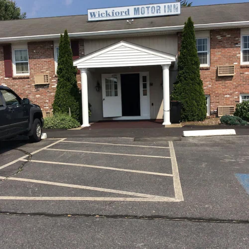 Wickford Motor Inn - photo 20