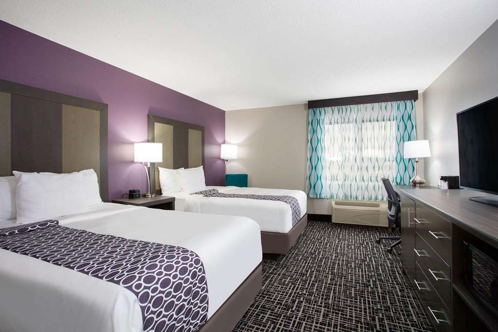 La Quinta Inn & Suites by Wyndham Roanoke Salem - photo 17