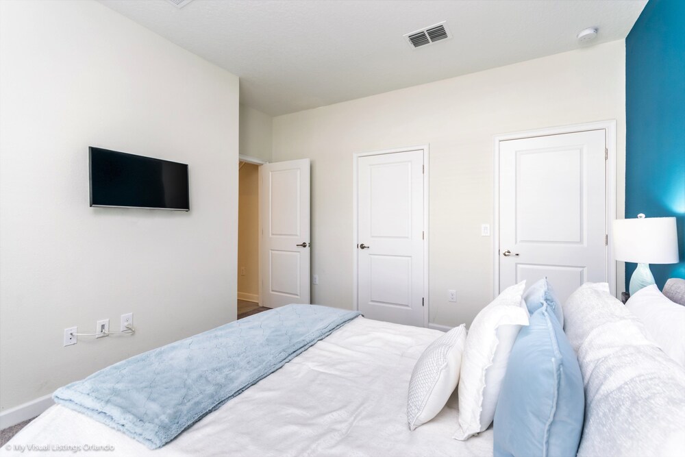 8997 SD Champions Gate Resort Style 5 Bedroom - photo 4