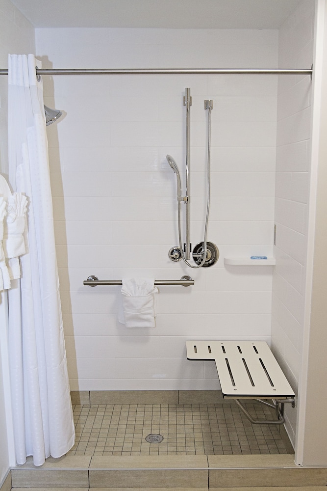 Holiday Inn Express & Suites Greenwood Mall by IHG - photo 25