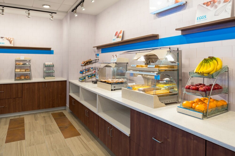 Holiday Inn Express & Suites Tampa North Wesley Chapel by IHG - photo 23