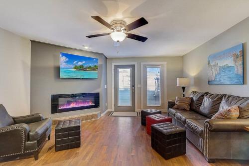 WFC II Lake Access Family or Romance Location — 4-Star Luxury Hotel in Wisconsin Dells, United States