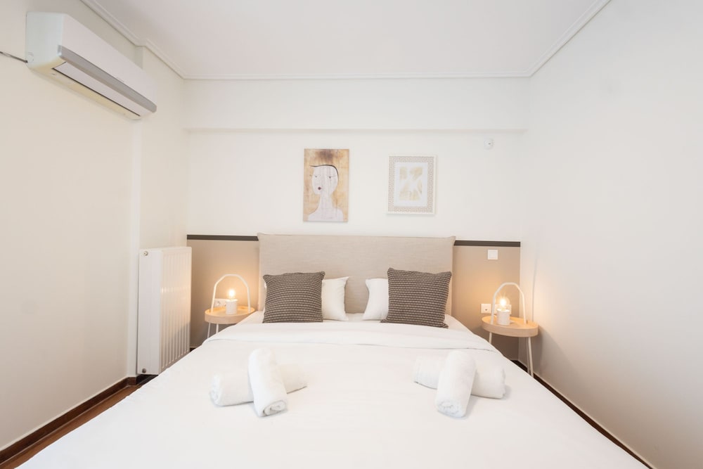 Seaside Elegance Brand New 2BD Luxury Stay — 4-Star Luxury Hotel in Palaio Faliro, Greece