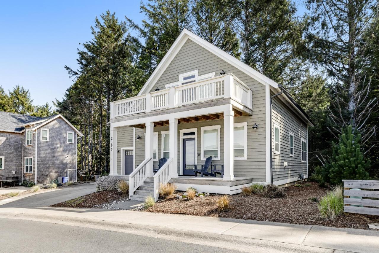 Beyond the Sea in Lincoln, United States