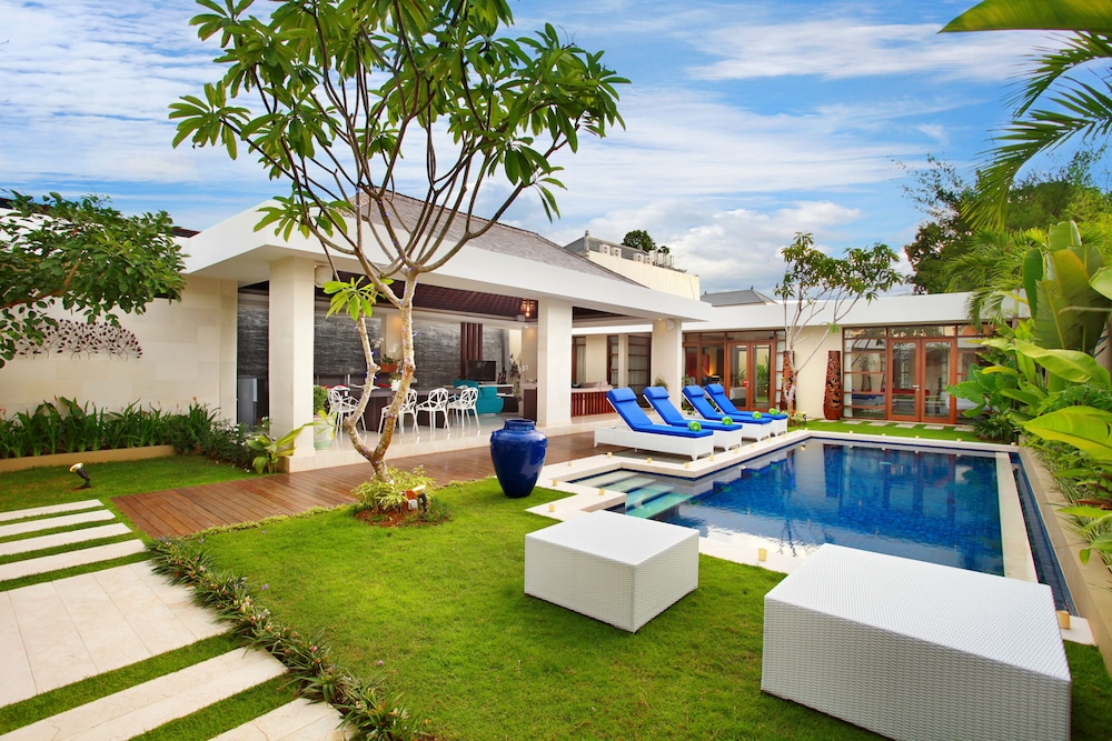 Indi Villas The Ambika — 4-Star Luxury Hotel in Seminyak, Indonesia