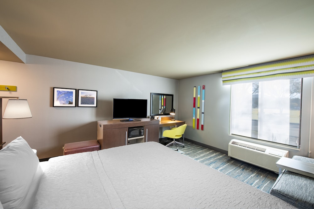 Hampton Inn & Suites Keller Town Center - photo 5