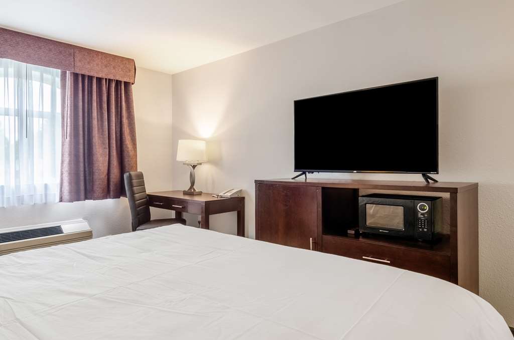 Red Lion Inn & Suites Des Moines - photo 26