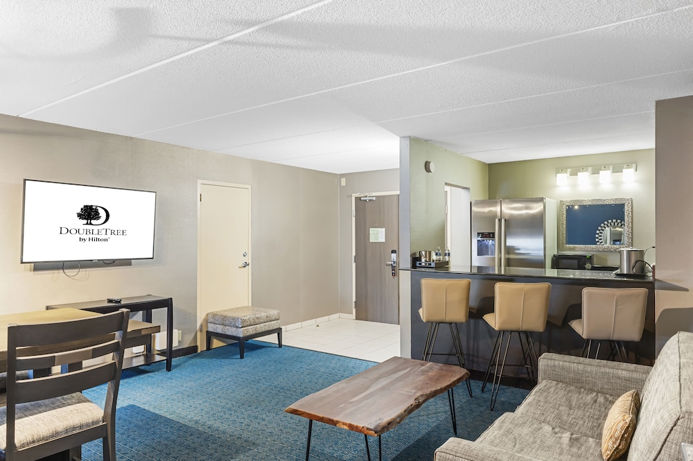 DoubleTree by Hilton Roseville Minneapolis - photo 12