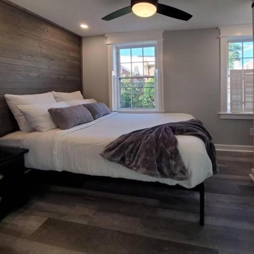 Fun Fishtown Rowhome Sleeps 4 in Philadelphia, United States