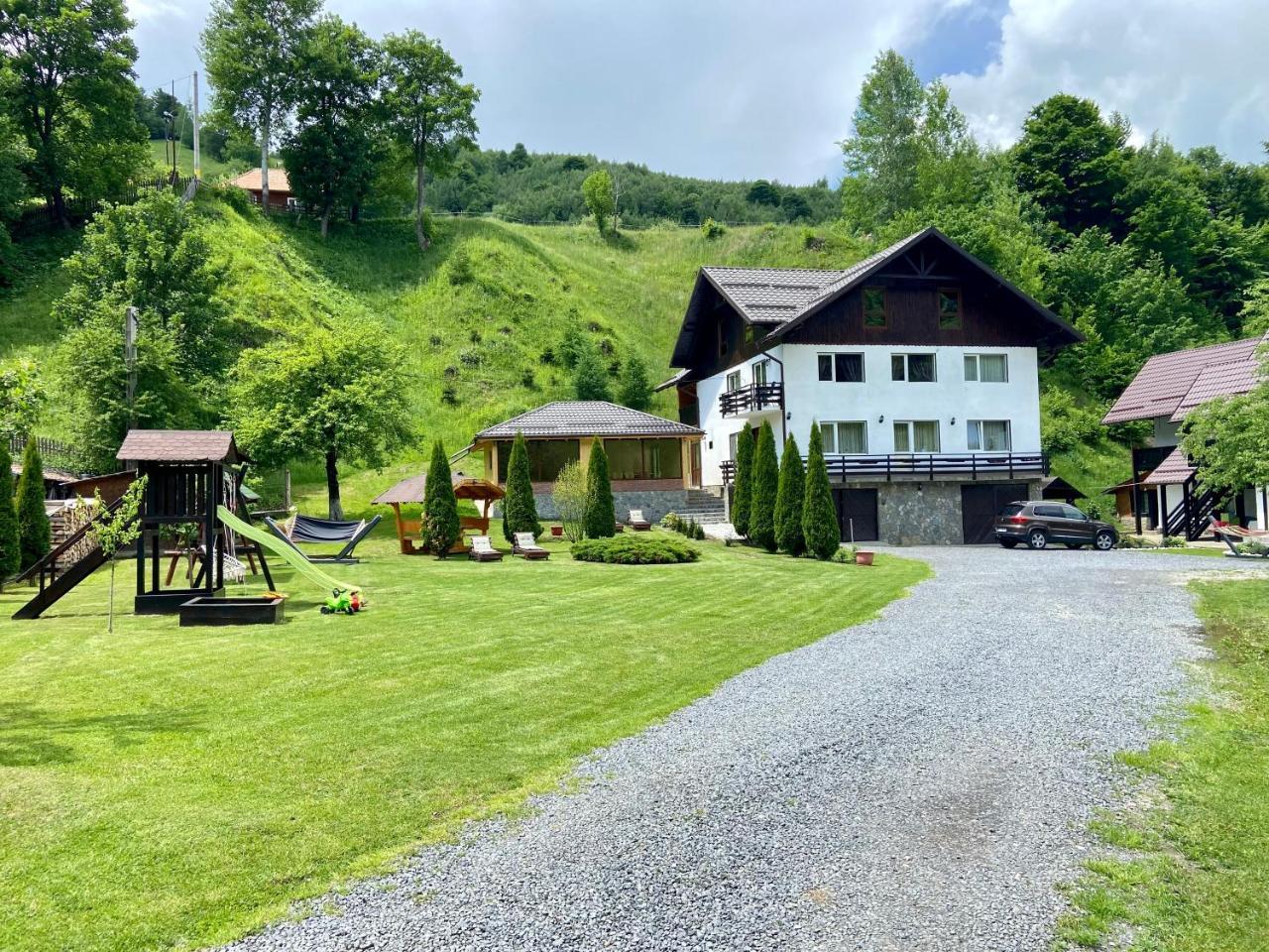 Casa Violetei — 4-Star Luxury Hotel in Bran, Romania
