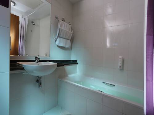 Premier Inn Abu Dhabi International Airport