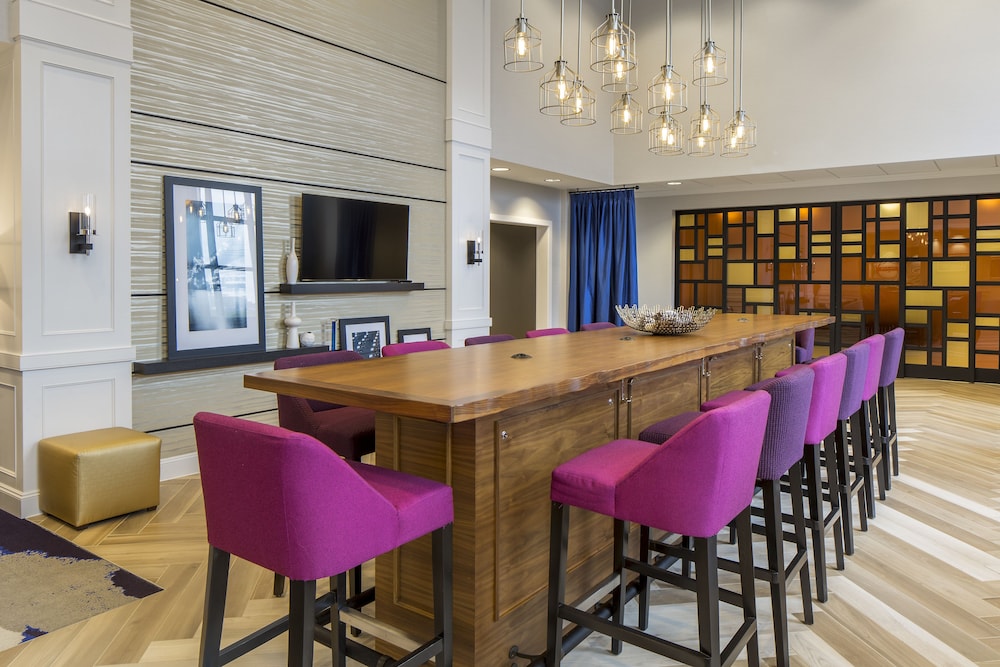 Hampton Inn & Suites Newport Cincinnati - photo 36