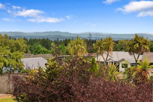 Lakewood Haven Taupo Holiday Home — 4-Star Luxury Hotel in Taupo, New Zealand