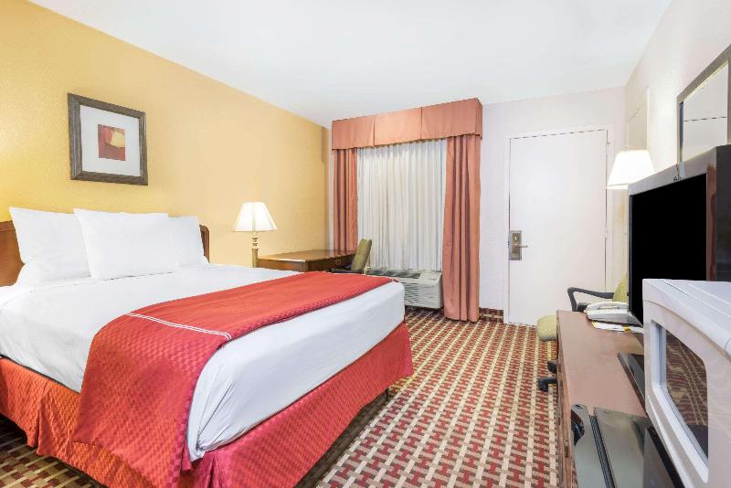 Days Inn Ottawa - photo 10