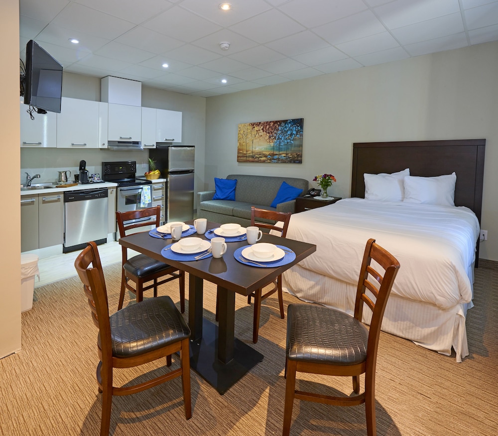 Wasaga Riverdocks Hotel Suites in Wasaga Beach, Canada