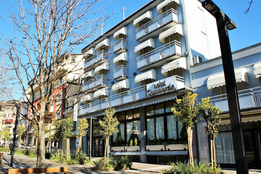 Hotel Ristorante Commercio in Salo, Italy