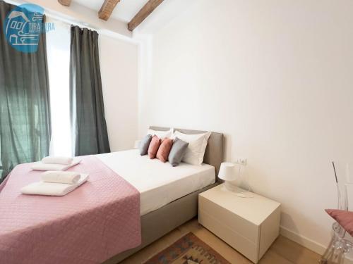 Cavana 5 Tirabora Short Rent — 4-Star Luxury Hotel in Trieste, Italy