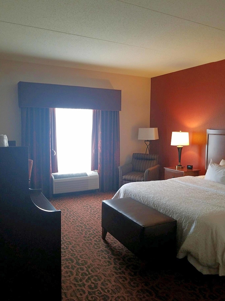 Hampton Inn Waynesburg - photo 7