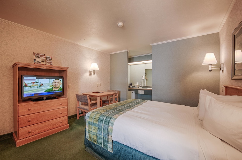 Brandin' Iron Inn - photo 5