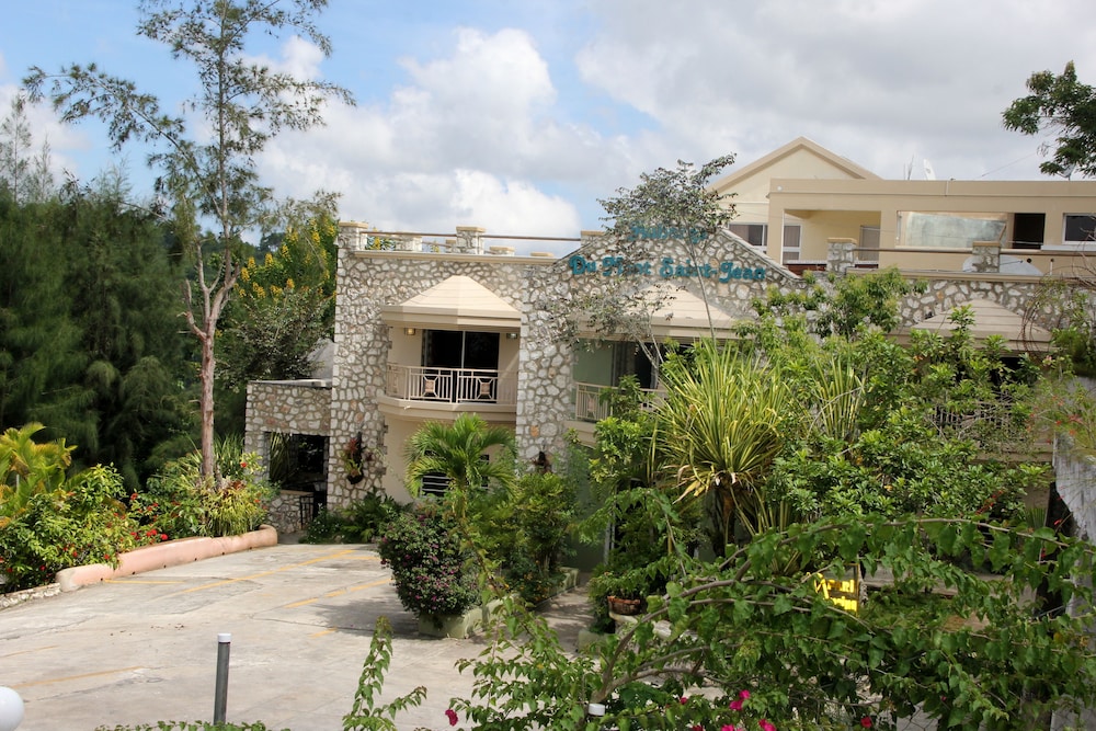 Auberge Du Mont Saint Jean in Port-Au-Prince, Haiti