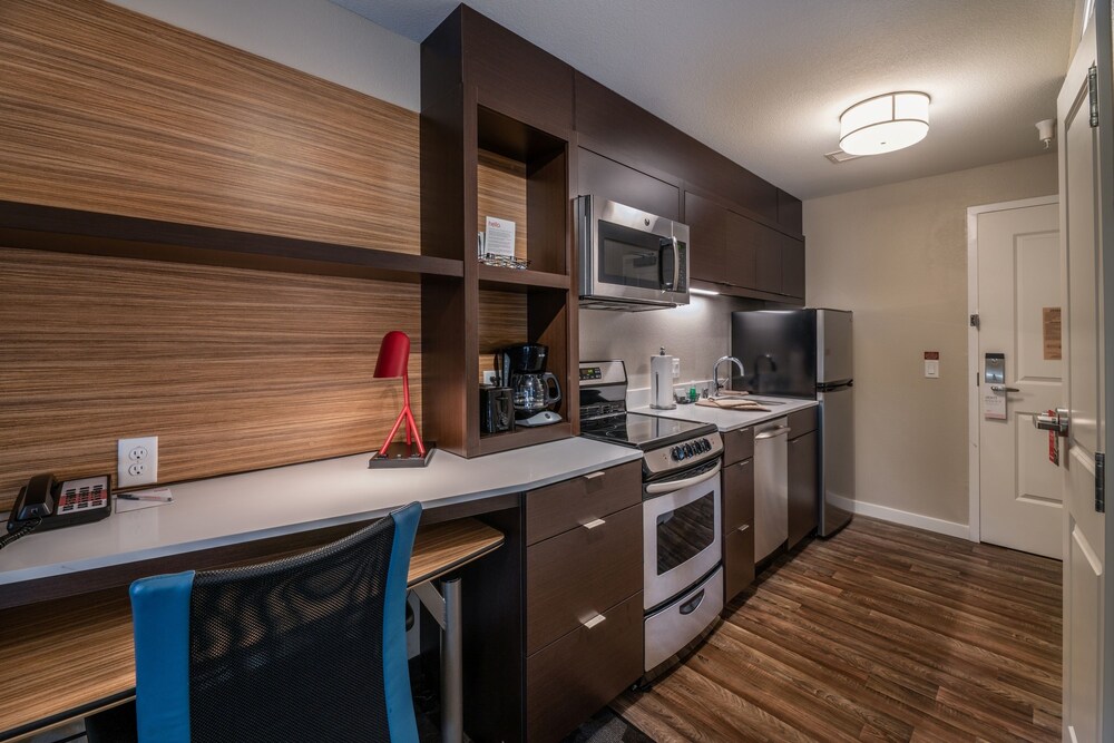 TownePlace Suites by Marriott Milwaukee Oak Creek - photo 20