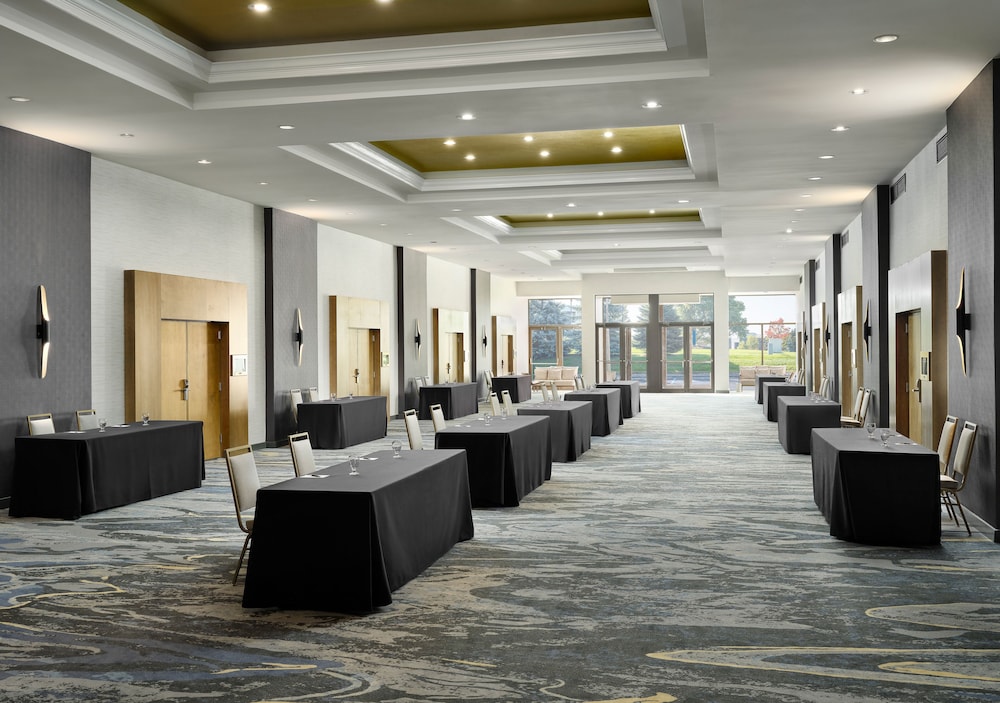 Sheraton Grand Rapids Airport Hotel - photo 32