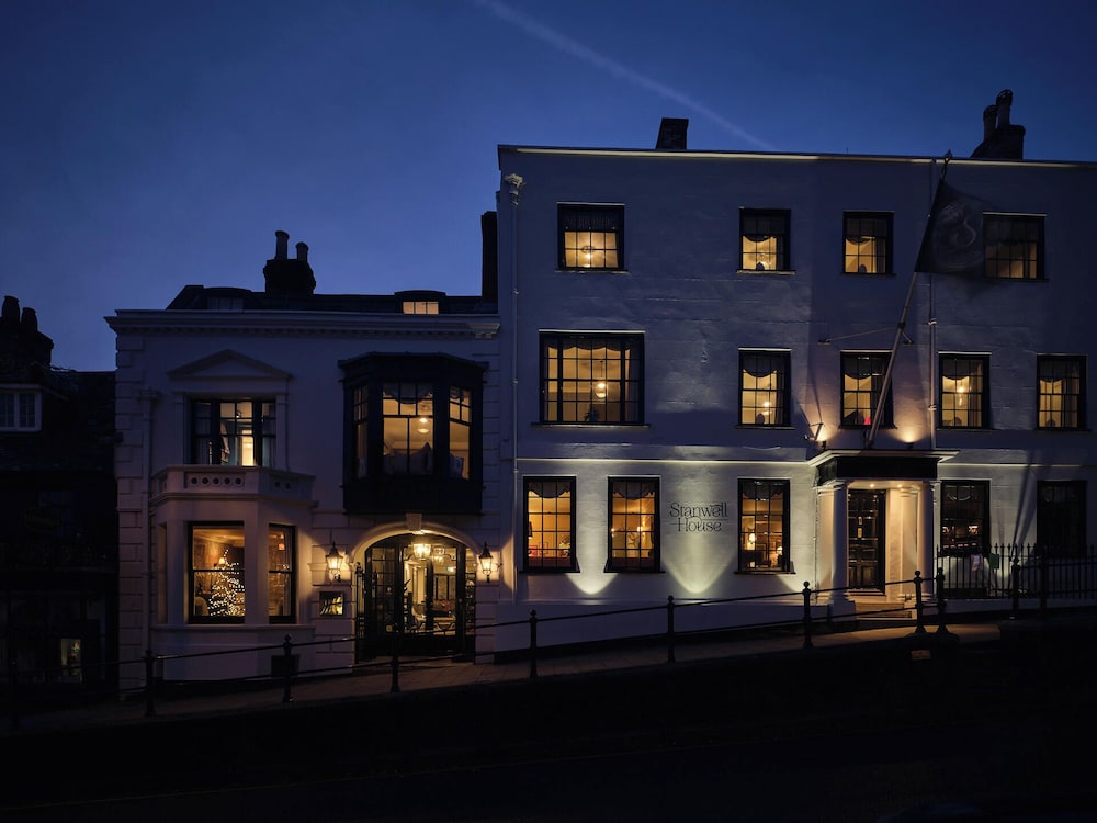 Stanwell House — 4-Star Luxury Hotel in Lymington, United Kingdom