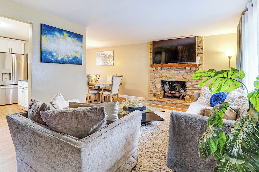 3 Mi to South Park: Quiet Pittsburgh Area Getaway — hotel in West Mifflin