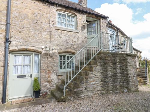 In & Out Cottage — 5-Star Luxury Hotel in Leyburn, United Kingdom